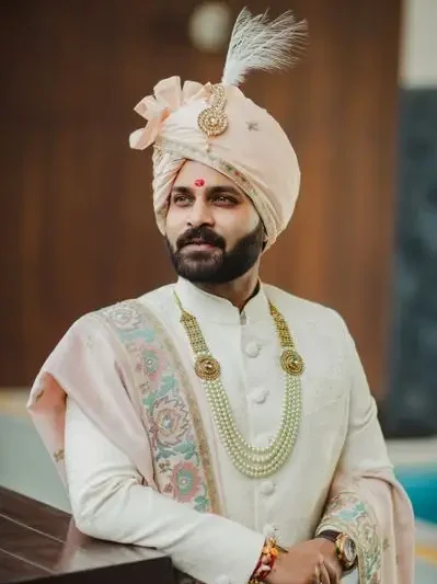 Groom-Image-1
