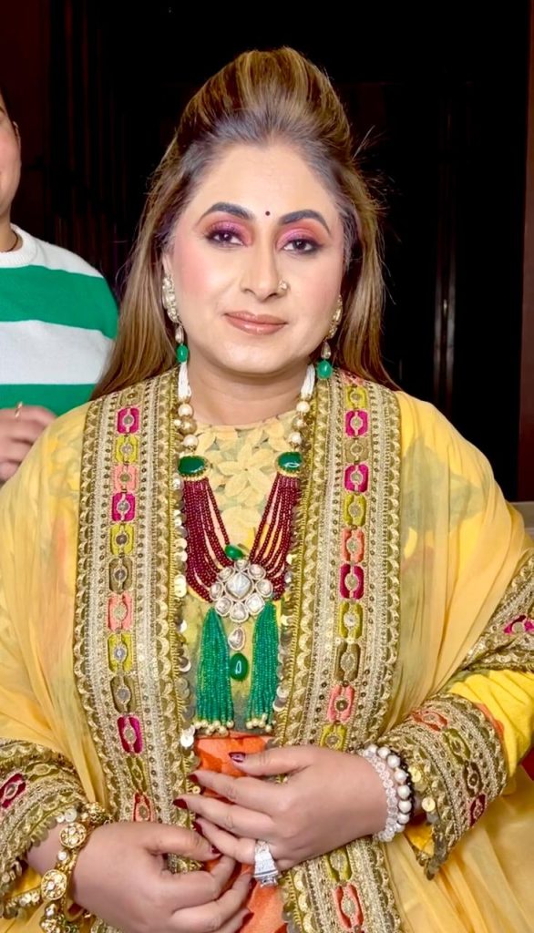 party-makeup-image00-1